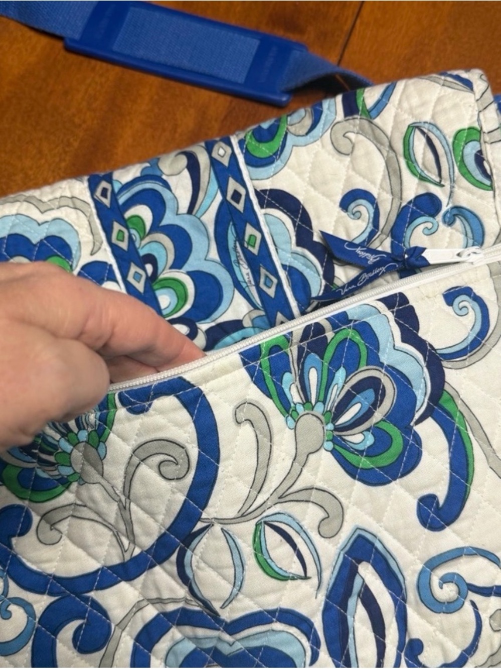 Vera Bradley Mediterranean Messenger Bag /Large Purse Laptop Blue White Floral - Picture 3 of 16
